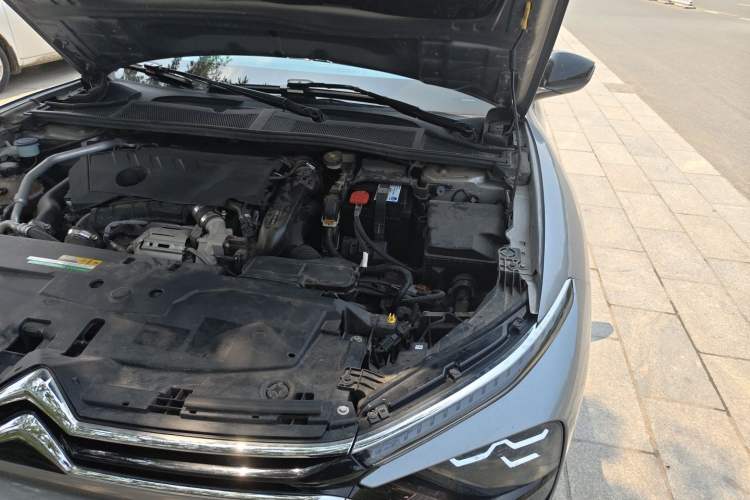 Used Citroen C5 X 2023 1.6T Enjoy the Extraordinary Engine Bay Left
