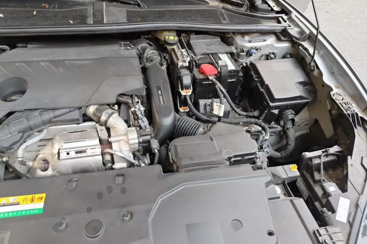 Used Citroen C5 X 2023 1.6T Extraordinary Power Engine Bay Left
