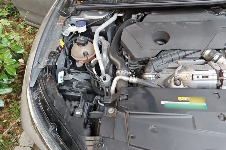Used Citroen C5 X 2023 1.6T Extraordinary Power Engine Bay Right