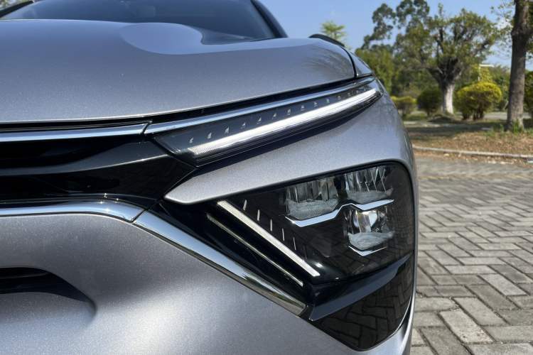 Used Citroen C5 X 2023 1.6T Enjoy the Extraordinary Exterior 7