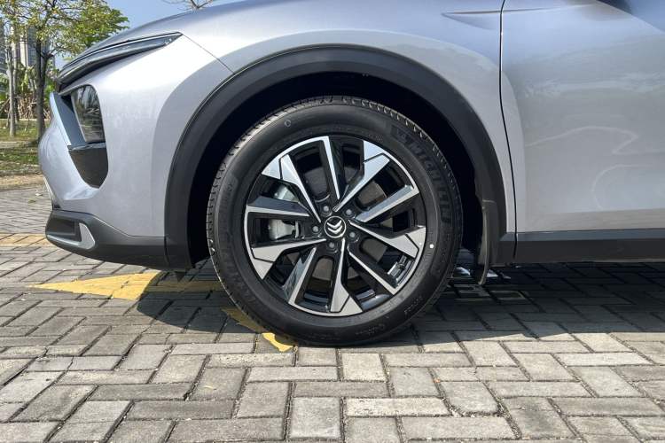 Used Citroen C5 X 2023 1.6T Enjoy the Extraordinary Exterior 9