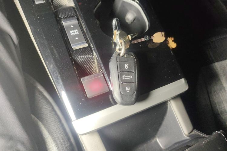 Used Citroen C5 X 2023 1.6T Enjoy the Extraordinary Interior 1