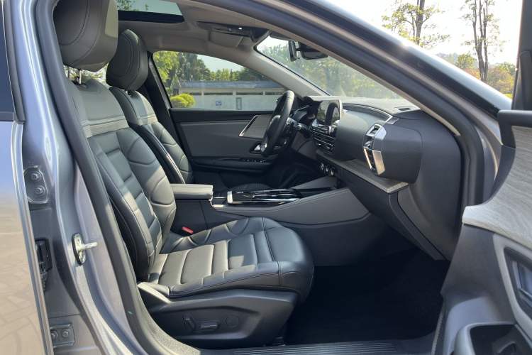 Used Citroen C5 X 2023 1.6T Enjoy the Extraordinary Interior 2