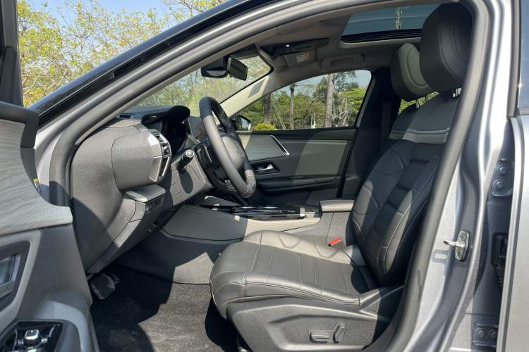 Used Citroen C5 X 2023 1.6T Enjoy the Extraordinary Interior 3