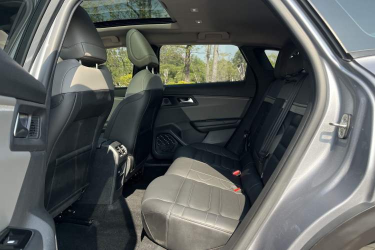 Used Citroen C5 X 2023 1.6T Enjoy the Extraordinary Interior 4