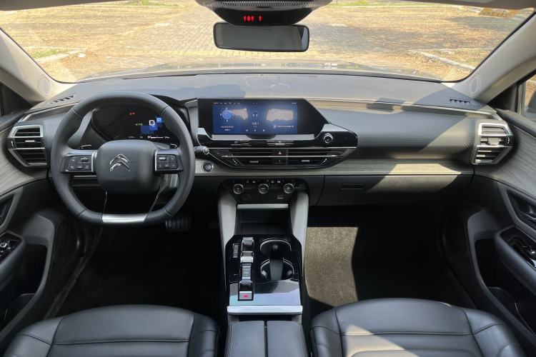 Used Citroen C5 X 2023 1.6T Enjoy the Extraordinary Interior 5