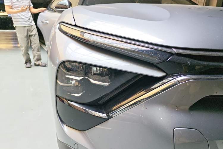 Used Citroen C5 X 2023 1.6T Extraordinary Power Right Front Headlight