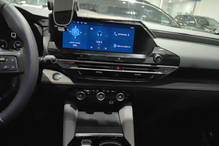 Used Citroen C5 X 2023 1.6T Enjoy the Extraordinary Audio And AC Panel