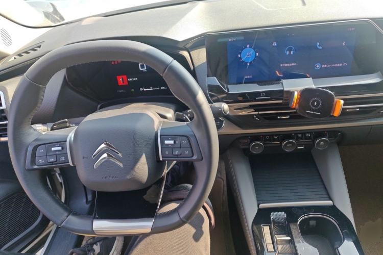 Used Citroen C5 X 2023 1.6T Enjoy the Extraordinary Center Console