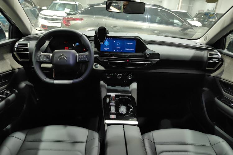 Used Citroen C5 X 2023 1.6T Enjoy the Extraordinary Center Console