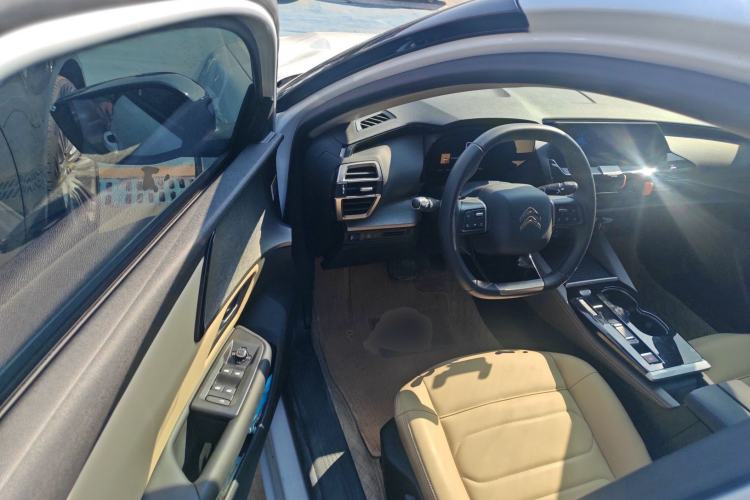 Used Citroen C5 X 2023 1.6T Enjoy the Extraordinary Driver Seat