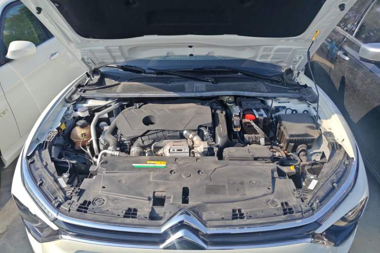 Used Citroen C5 X 2023 1.6T Enjoy the Extraordinary Engine Bay