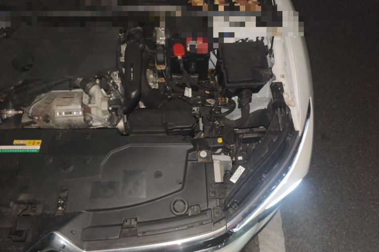 Used Citroen C5 X 2023 1.6T Enjoy the Extraordinary Engine Bay Left