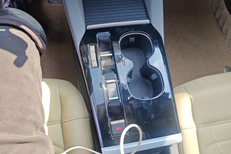 Used Citroen C5 X 2023 1.6T Enjoy the Extraordinary Gear Lever