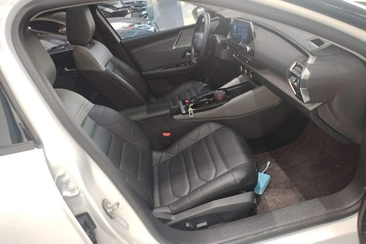 Used Citroen C5 X 2023 1.6T Enjoy the Extraordinary Right Front Seat