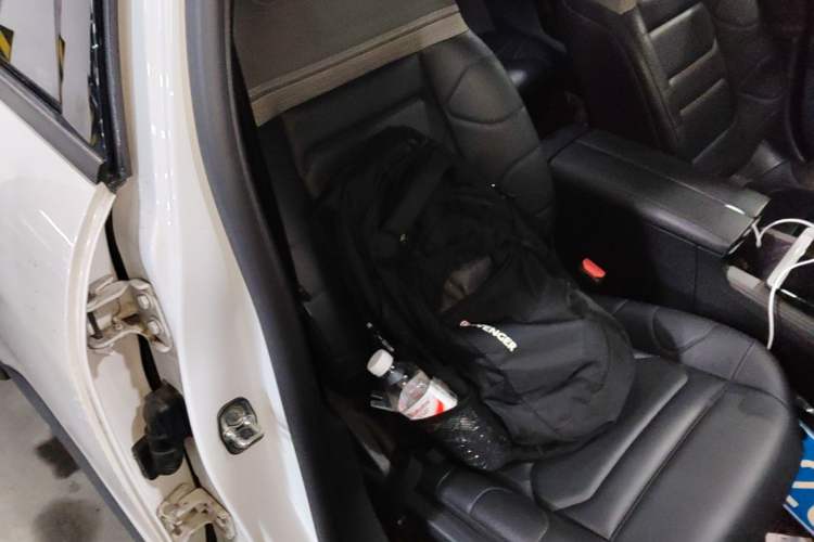 Used Citroen C5 X 2023 1.6T Enjoy the Extraordinary Right Front Seat