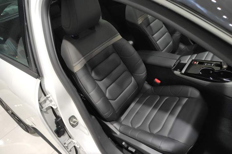 Used Citroen C5 X 2023 1.6T Enjoy the Extraordinary Right Front Seat