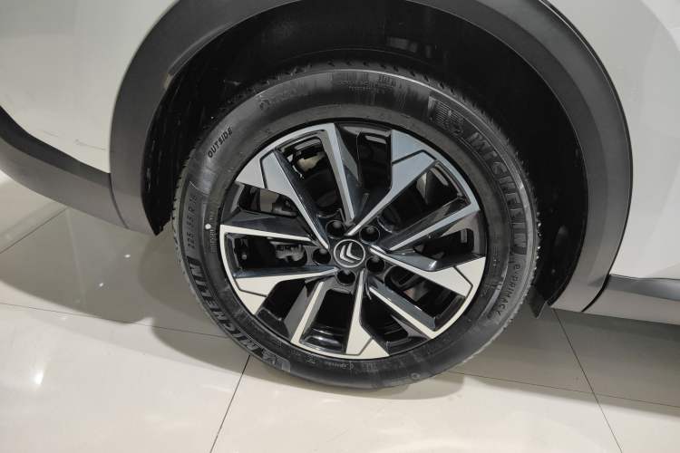 Used Citroen C5 X 2023 1.6T Enjoy the Extraordinary Right Rear Wheel Hub