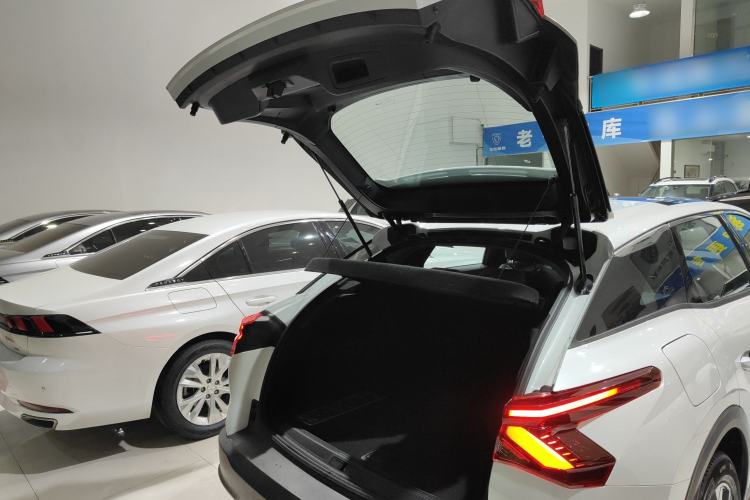 Used Citroen C5 X 2023 1.6T Enjoy the Extraordinary Trunk