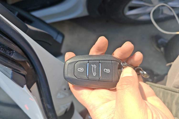 Used Citroen C5 X 2023 1.6T Enjoy the Extraordinary Vehicle Key