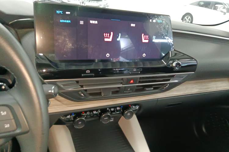 Used Citroen C5 X 2024 1.6T Traveler Extraordinary Audio And AC Panel