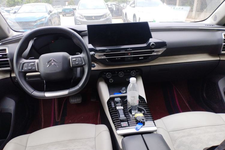 Used Citroen C5 X 2024 1.6T Traveler Extraordinary Center Console