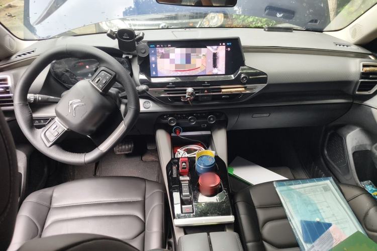 Used Citroen C5 X 2024 1.6T Extraordinary Power Center Console