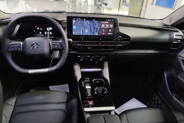 Used Citroen C5 X 2024 1.6T Extraordinary Power Center Console