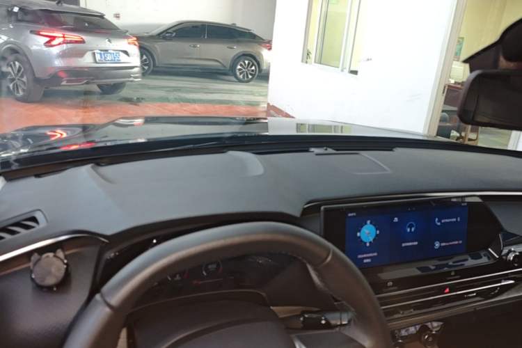 Used Citroen C5 X 2024 1.6T Enjoy the Extraordinary Center Console