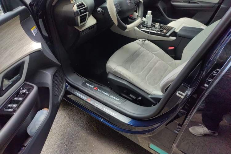 Used Citroen C5 X 2024 1.6T Traveler Extraordinary Driver Seat