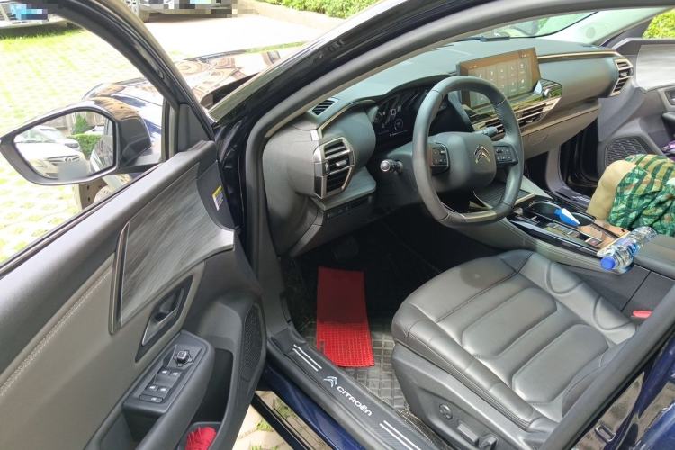 Used Citroen C5 X 2024 1.6T Traveler Extraordinary Driver Seat