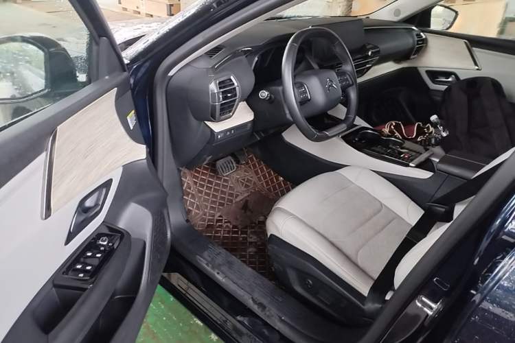 Used Citroen C5 X 2024 1.6T Traveler Extraordinary Driver Seat