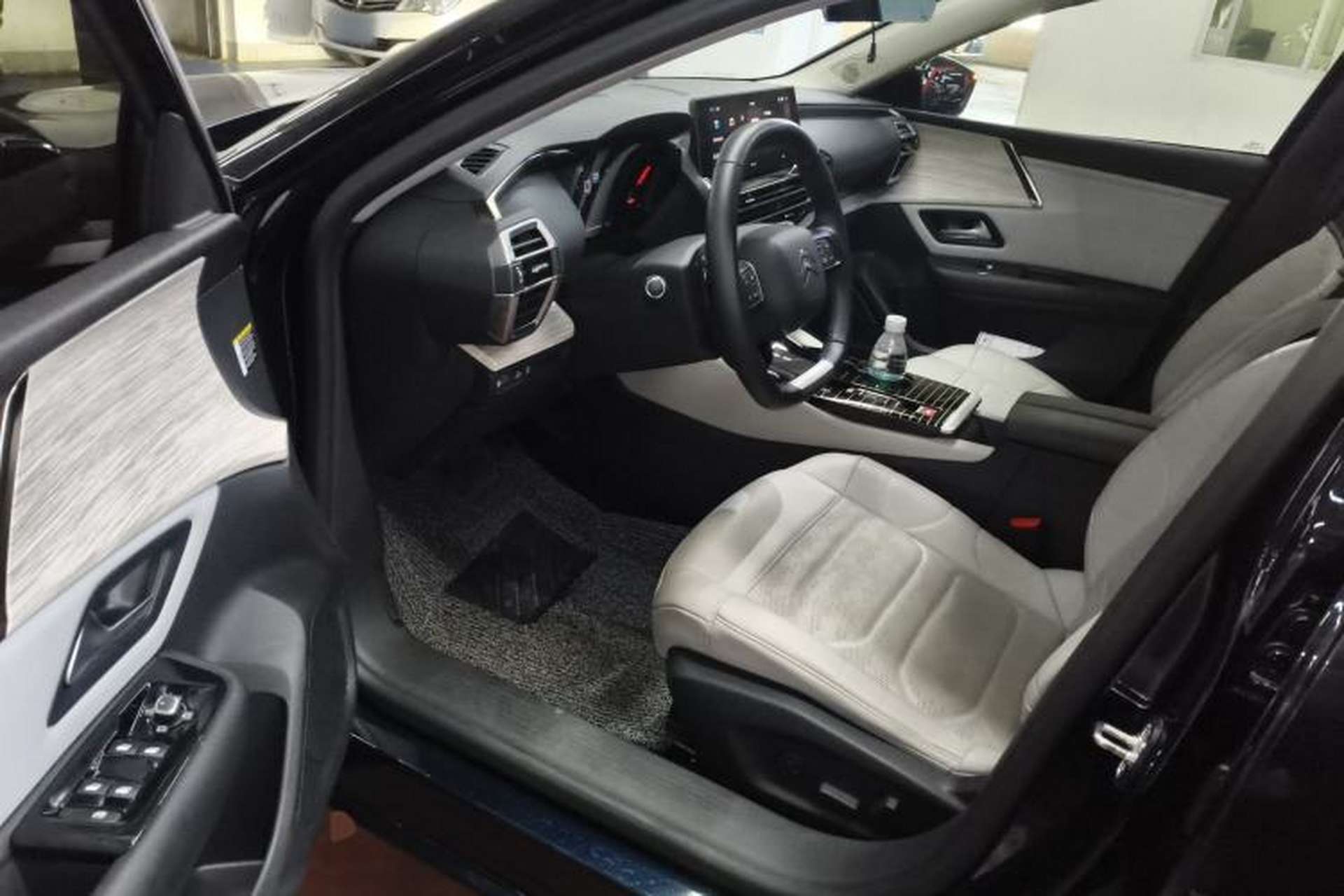 Used Citroen C5 X 2024 1.6T Traveler Extraordinary Driver Seat