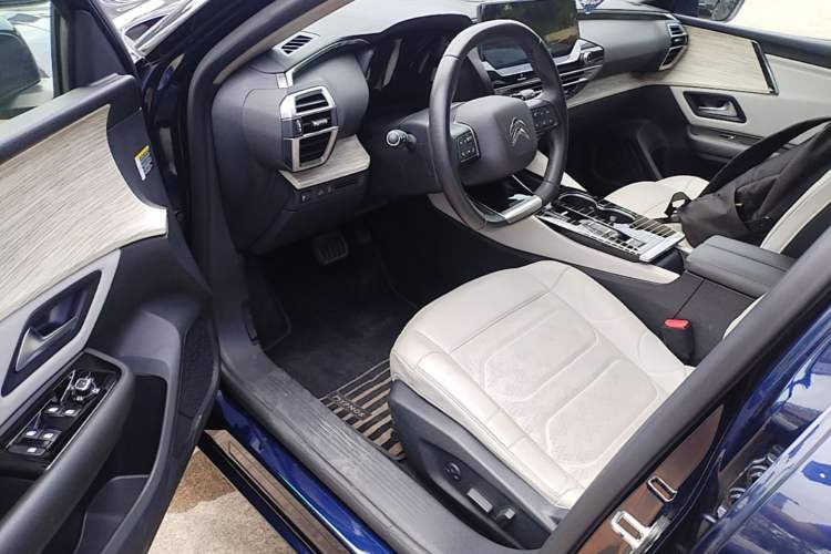 Used Citroen C5 X 2024 1.6T Traveler Extraordinary Driver Seat