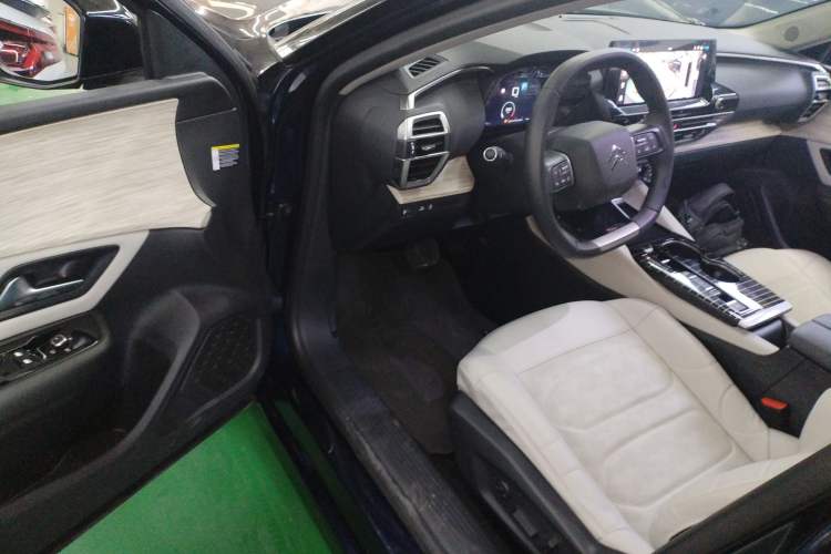 Used Citroen C5 X 2024 1.6T Traveler Extraordinary Driver Seat