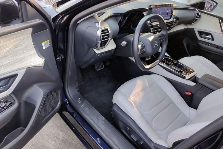 Used Citroen C5 X 2024 1.6T Traveler Extraordinary Driver Seat