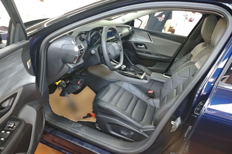 Used Citroen C5 X 2024 1.6T Enjoy the Extraordinary Driver Seat