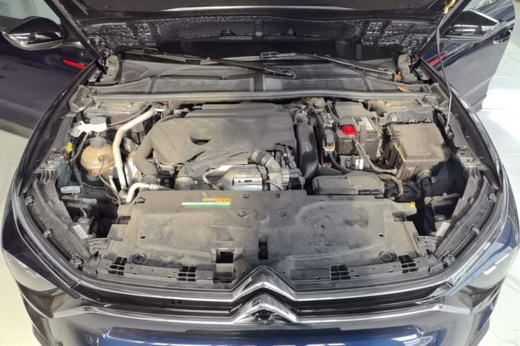 Used Citroen C5 X 2024 1.6T Traveler Extraordinary Engine Bay
