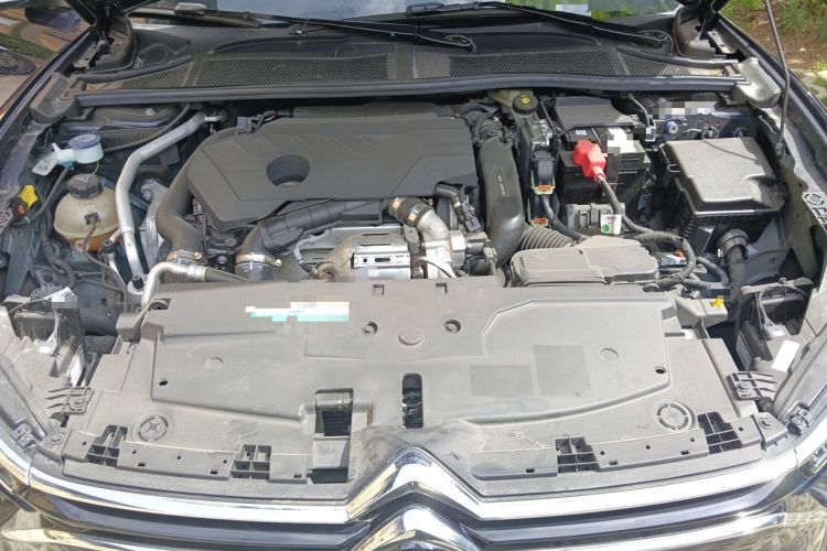 Used Citroen C5 X 2024 1.6T Traveler Extraordinary Engine Bay