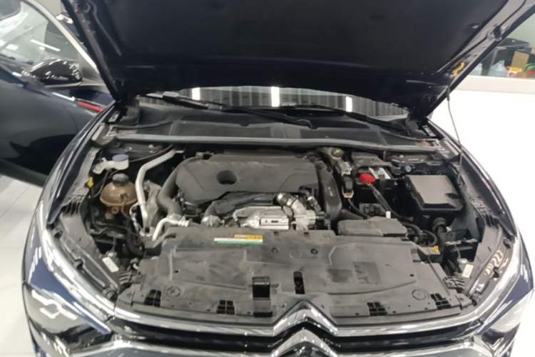 Used Citroen C5 X 2024 1.6T Traveler Extraordinary Engine Bay