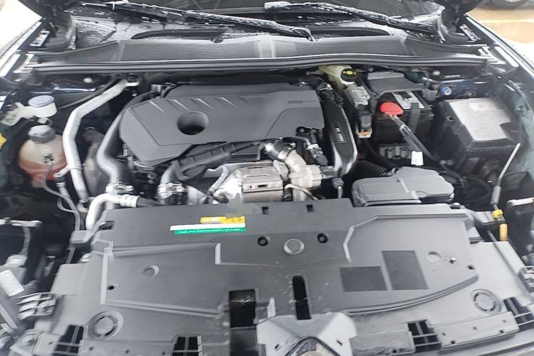 Used Citroen C5 X 2024 1.6T Traveler Extraordinary Engine Bay