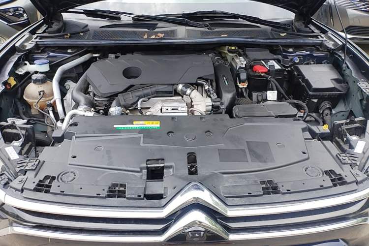 Used Citroen C5 X 2024 1.6T Traveler Extraordinary Engine Bay
