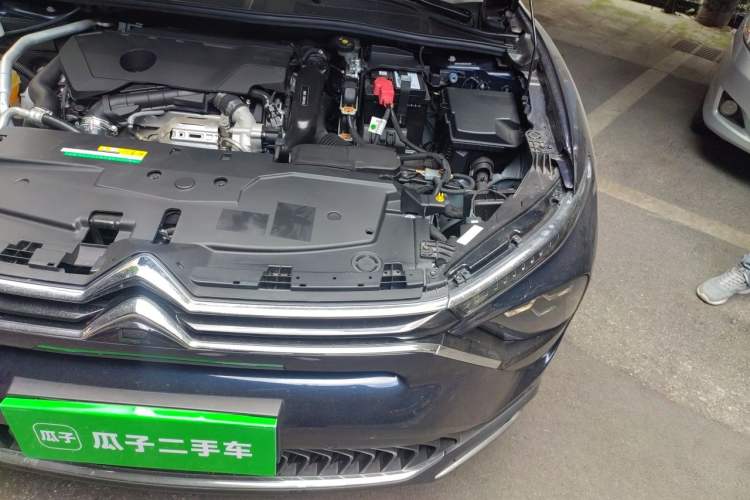 Used Citroen C5 X 2024 1.6T Traveler Extraordinary Engine Bay Left