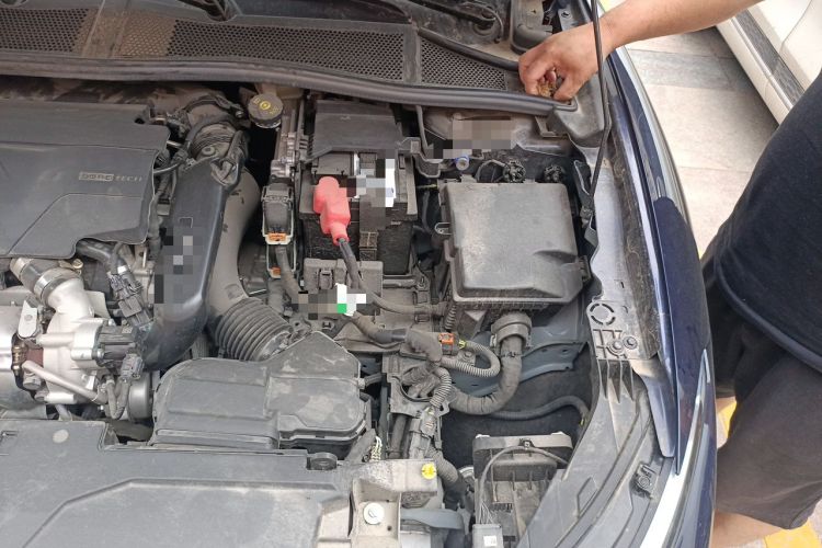 Used Citroen C5 X 2024 1.6T Extraordinary Power Engine Bay Left