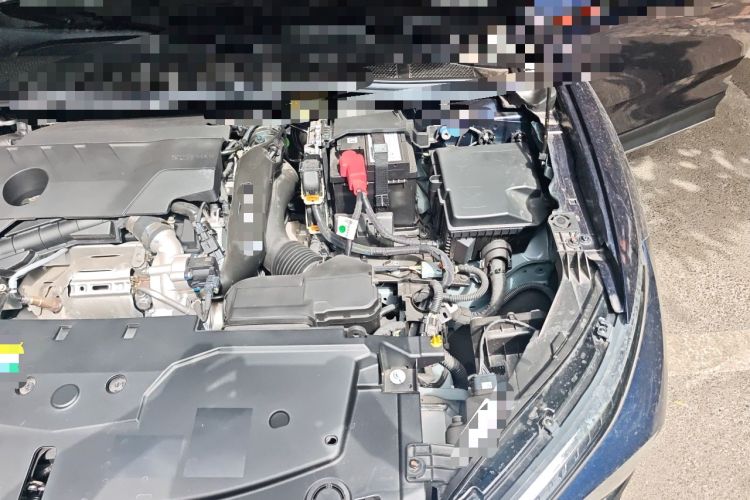 Used Citroen C5 X 2024 1.6T Traveler Extraordinary Engine Bay Left