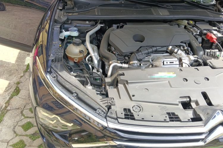 Used Citroen C5 X 2024 1.6T Traveler Extraordinary Engine Bay Right