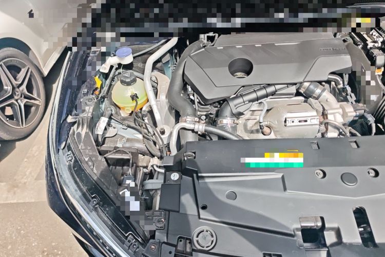 Used Citroen C5 X 2024 1.6T Traveler Extraordinary Engine Bay Right