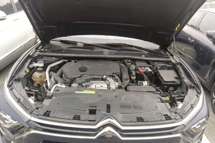 Used Citroen C5 X 2024 1.6T Traveler Extraordinary Engine Bay