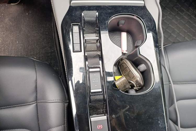 Used Citroen C5 X 2024 1.6T Extraordinary Power Gear Lever