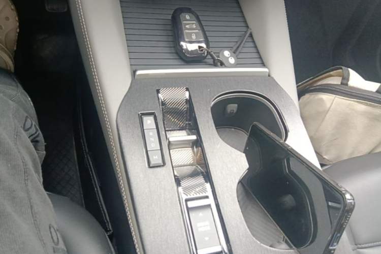 Used Citroen C5 X 2024 1.6T Extraordinary Power Gear Lever